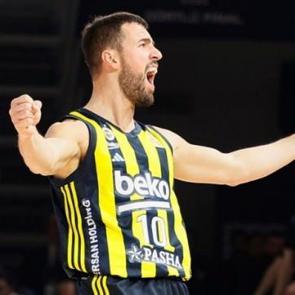 Melih Mahmutoğlu bir yıl daha Fenerbah&ccedil;e Beko&rsquo;da