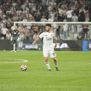 Altyapıdan yetişmişti! 1067 g&uuml;n sonra Beşiktaş forması giydi