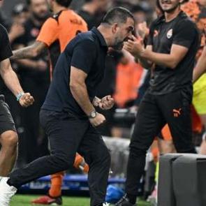 Arda Turan, 4-2'lik galibiyet sonrası konuştu! "Fatih Terim'den &ouml;ğrendim"