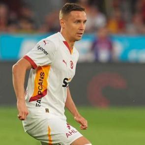 Beklentileri karşılayamadı! Galatasaray'da ayrılık yolda: Fransa'dan talipleri &ccedil;ıktı