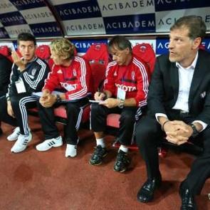 Beşiktaş eski hocası ile s&ouml;z kesti: G&ouml;r&uuml;şmeler başlıyor