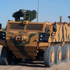 IDEF'teki tarihi geçit töreninin öncüsü PARS İZCİ, güvenlik güçleri için bir ilk