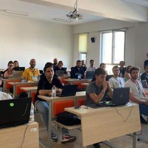 Mustafa Akgül Özgür Yazılım 2025 Yaz Kampı başlıyor!