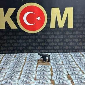 Sakarya'da sahte dolar ve silah operasyonu; 2 gözaltı