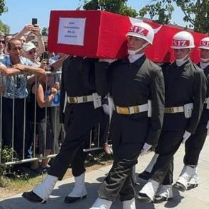 Şehit iki askerimiz memleketlerinde son yolculuklarına uğurlandı