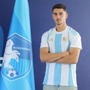 S&uuml;per Lig'in istikrarlı stoperi 1. Lig'e transfer oldu