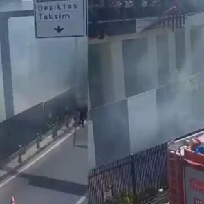 Ma&ccedil;a saatler kala korku dolu anlar! T&uuml;praş Stadyumu'nda yangın