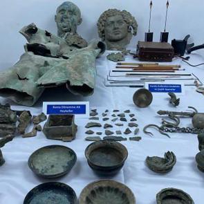 Bayburt'ta 156 adet tarihi eser ele geçirildi