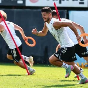 Beşiktaş, St. Patrick's ma&ccedil;ı hazırlıklarını s&uuml;rd&uuml;rd&uuml;