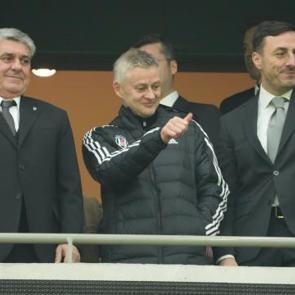 Beşiktaş'tan KAP'a yeni bildirim: G&ouml;r&uuml;şmeler başladı