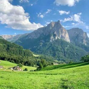 &Ccedil;ift&ccedil;ilere turistlerden ikrah geldi: K&ouml;ye turnike koydular