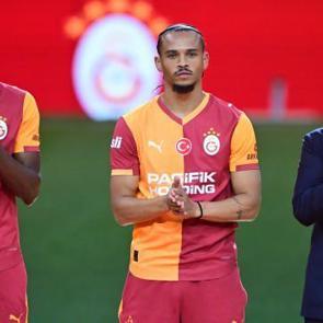 Galatasaray 2 d&uuml;nya yıldızı i&ccedil;in imza t&ouml;reni d&uuml;zenledi! Dursun &Ouml;zbek yeni hedefi duyurdu