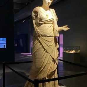 Günümüze ulaşan tek Hestia sergileniyor: Yaklaşık 2 bin 500 yıllık