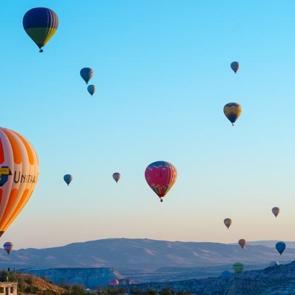 Kapadokya'da balonların dansı: Gökyüzünde bir masal!