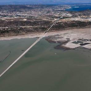 Kritik seviyeye ulaştı, eski kara yolu bile ortaya &ccedil;ıktı! Bir kent alarm veriyor