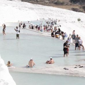 Pamukkale travertenlerinde termal mucize ve antik zenginlik