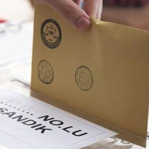 Son anket sonu&ccedil;ları a&ccedil;ıklandı: İşte parti parti oy oranları!