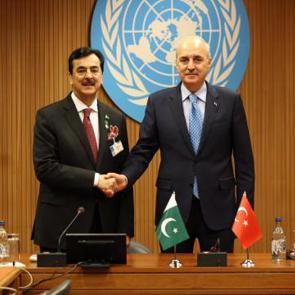 TBMM Başkanı Kurtulmuş, Pakistan Senatosu Başkanı Gilani ile g&ouml;r&uuml;şt&uuml;