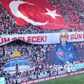 T&Uuml;GVA Programı'nda g&uuml;ndem olan koreografi! 'Bir g&uuml;n gelecek bir g&uuml;n kalacak!'