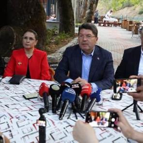 Bakan Tun&ccedil;'tan &Ouml;calan serbest kalacak mı? sorusuna yanıt