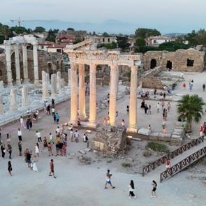 Antik ve modern yaşamın buluşma noktası: Side Antik Kenti