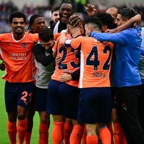 Başakşehir geri d&ouml;nd&uuml;! Avrupa'da avantajı kaptı