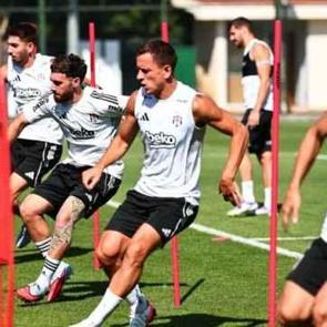 Beşiktaş, St. Patrick's ma&ccedil;ı hazırlıklarına başladı