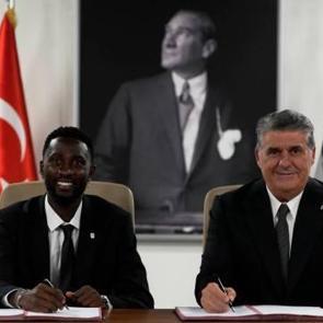Beşiktaş, Wilfred Ndidi'nin maliyetini a&ccedil;ıkladı