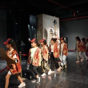 Konya’da 3 bin öğrenci 6 tarihi mekânda 6 tarihi karakteri tanıyor