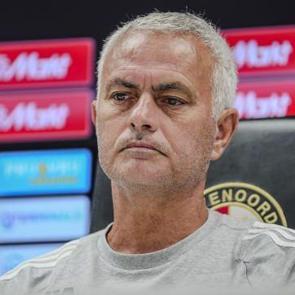 Mourinho gazeteciyi bozdu: Sorunuza cevap vermeyeceğim