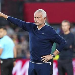 Mourinho'dan Feyenoord'a 2-1 sonrası g&ouml;zdağı: Şimdiden Kadık&ouml;y cehennemine hoş geldiniz