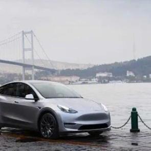 Tesla Türkiye'ye gümbür gümbür geliyor! Model Y tekrardan piyasada: Fiyatlar sil baştan yenilendi