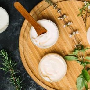 Ayak Bakımında Doğal &Ccedil;&ouml;z&uuml;m: Evde Balmumlu &Ouml;zel Ayak Kremi Yapımı