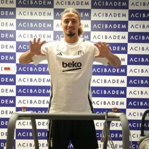 Beşiktaş'ın yeni sağ beki sağlık kontrol&uuml;nden ge&ccedil;ti