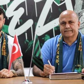 Beşiktaş'ta ayrılık resmileşti! Can Keleş, S&uuml;per Lig'de kaldı