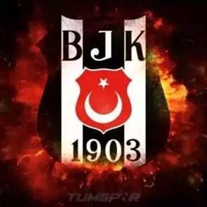 Beşiktaş'ta b&uuml;y&uuml;k şansızlık! Oyuna girdikten 1 dakika sonra sakatlandı
