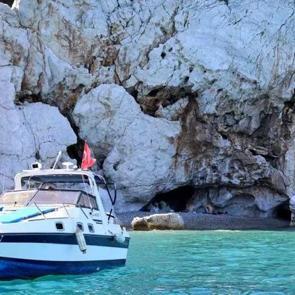 Dalgalar burayı nakış gibi işlemiş: Bir giren &ccedil;ıkmak istemiyor