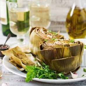 Ege mutfağının incisi: Zeytinyağlı enginar dolması
