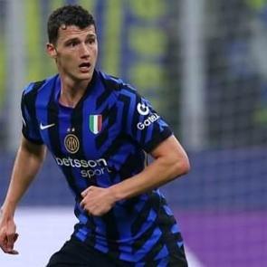 Galatasaray'a d&uuml;nya şampiyonluğu apoleti bulunan sağ bek! İlk temas kuruldu