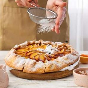 İnce hamur, bol meyve: Şeftalili Galette