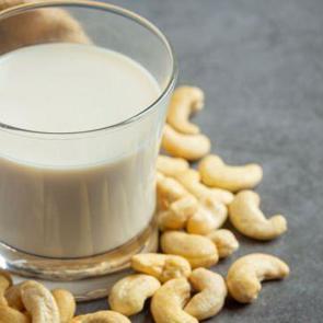 Kremsi ve Lezzetli: Evde Kaju Sütü Yapımı