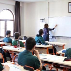 MEB'den k&ouml;kl&uuml; değişiklik! İngilizce artık akıcı şekilde konuşulacak