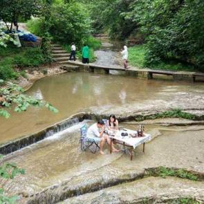Ortak görüş bu: Şehrin en güzel yeri! Suda oturmak için randevu alıyorlar