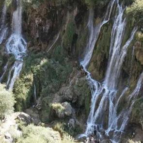 Serinlememek m&uuml;mk&uuml;n değil: 40 metreden g&uuml;r&uuml;l g&uuml;r&uuml;l akıyor