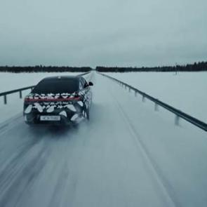 Togg'un sedan modeli -30'da şov yaptı! Tüm engelleri geçti