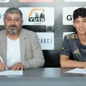 2. Lig ekibinden g&ouml;vde g&ouml;sterisi! 9 transferi birden duyurdu