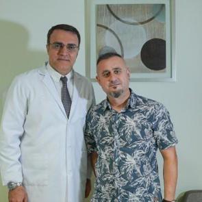 Tek aşamalı ameliyatla, ağrılarından kurtularak yürümeye başladı