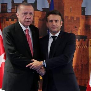 Cumhurbaşkanı Erdoğan, Macron ile g&ouml;r&uuml;şt&uuml;
