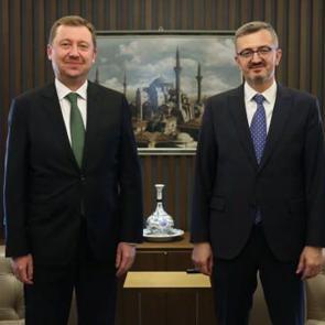 Cumhurbaşkanlığı Genel Sekreteri Susmaz'dan İletişim Başkanı Burhanettin Duran'a ziyaret