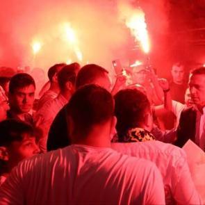 Fenerbah&ccedil;e d&uuml;nyaca &uuml;nl&uuml; yıldızı İstanbul'a getiriyor: Pazarlıklar kızıştı